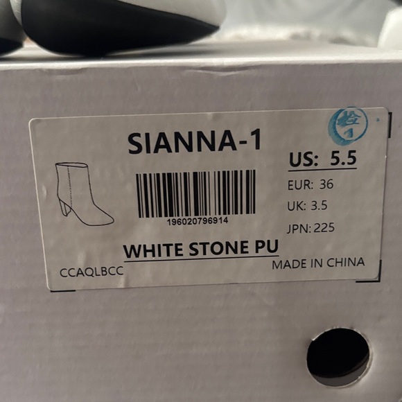 Ivory Croc-Patterned Booties - Picture 3 of 5